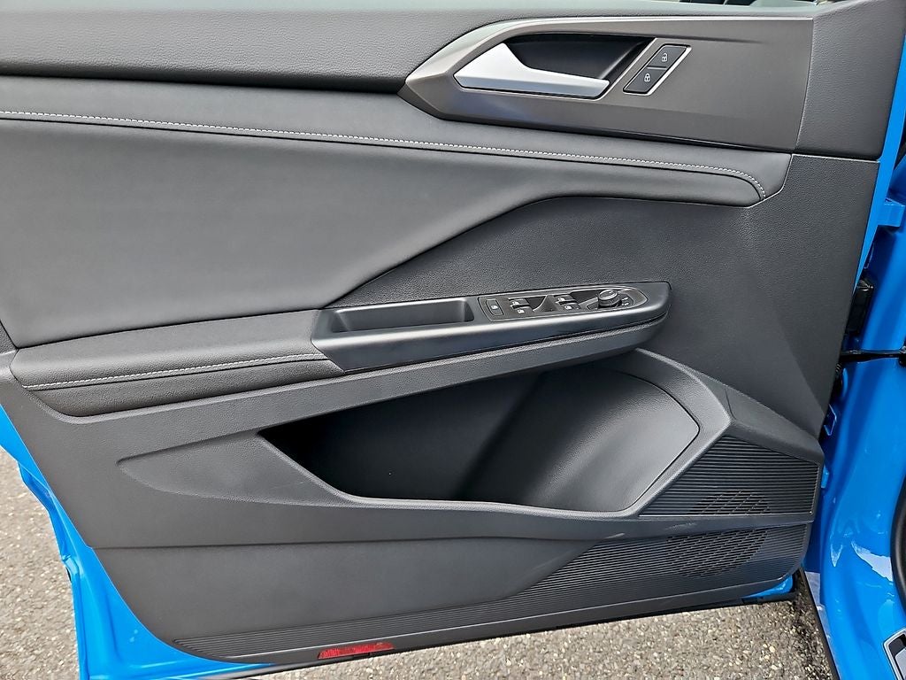 2026 Volkswagen Taos 1.5T SE Black