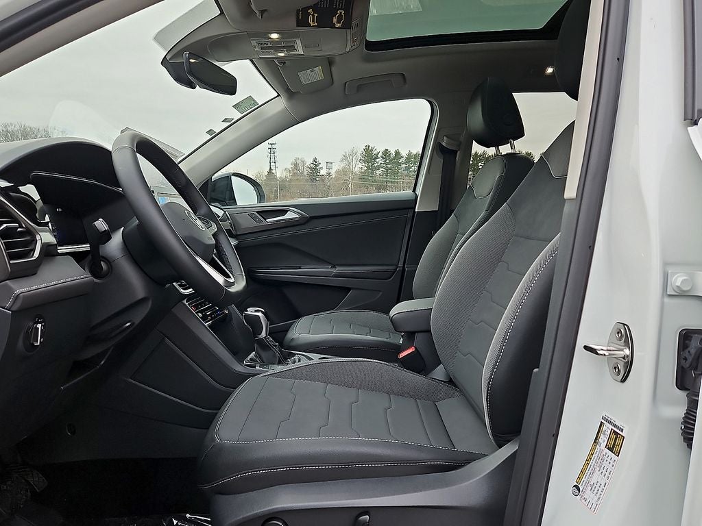 2026 Volkswagen Taos 1.5T SE Black