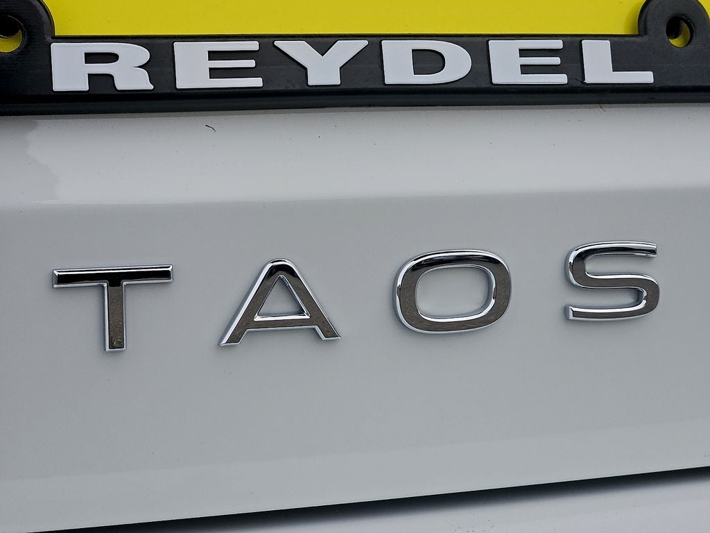 2026 Volkswagen Taos 1.5T SE Black