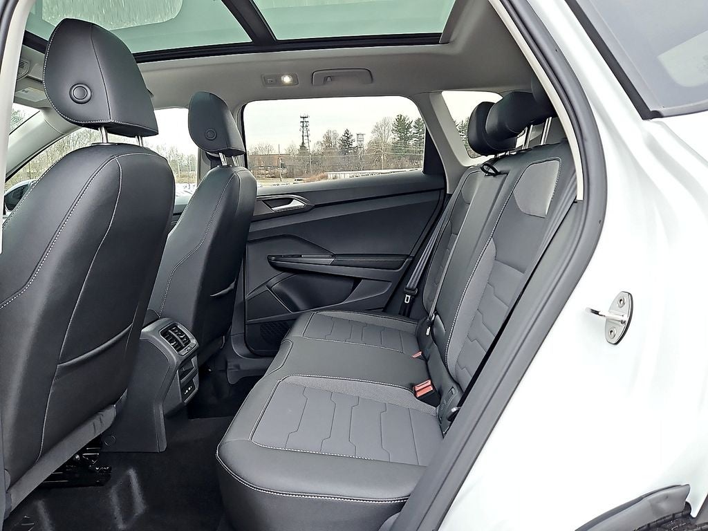 2026 Volkswagen Taos 1.5T SE Black