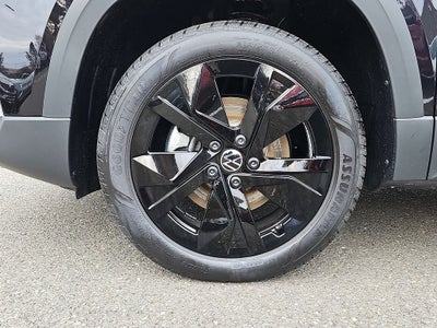 2026 Volkswagen Taos 1.5T SE Black