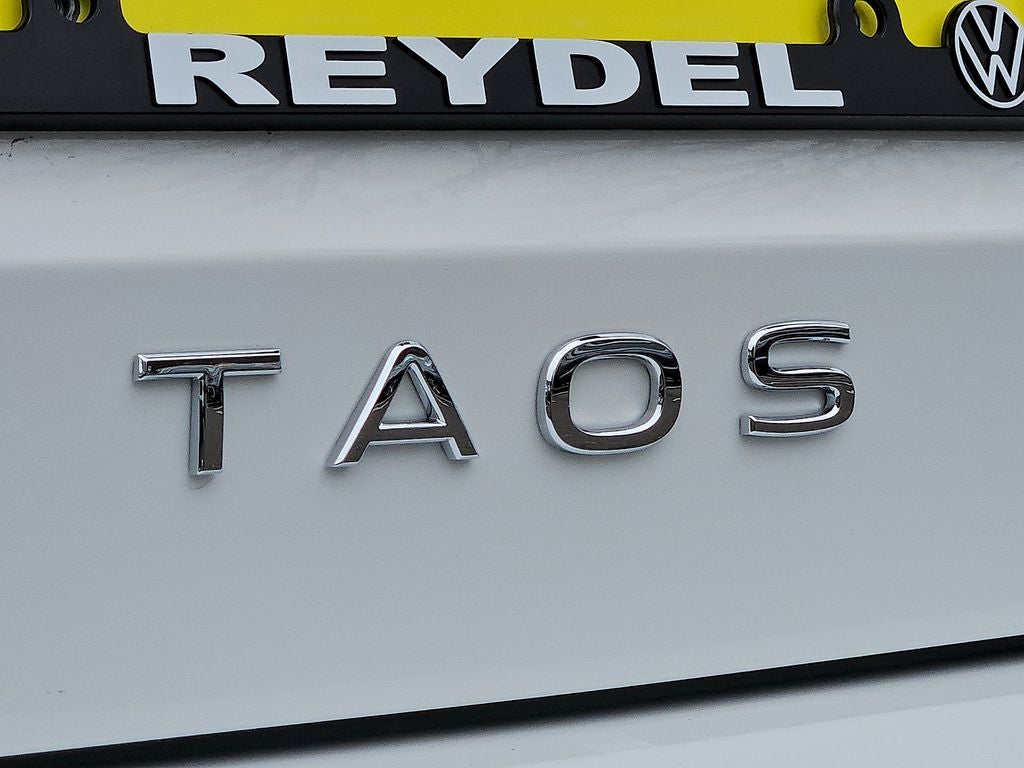 2026 Volkswagen Taos 1.5T SE Black