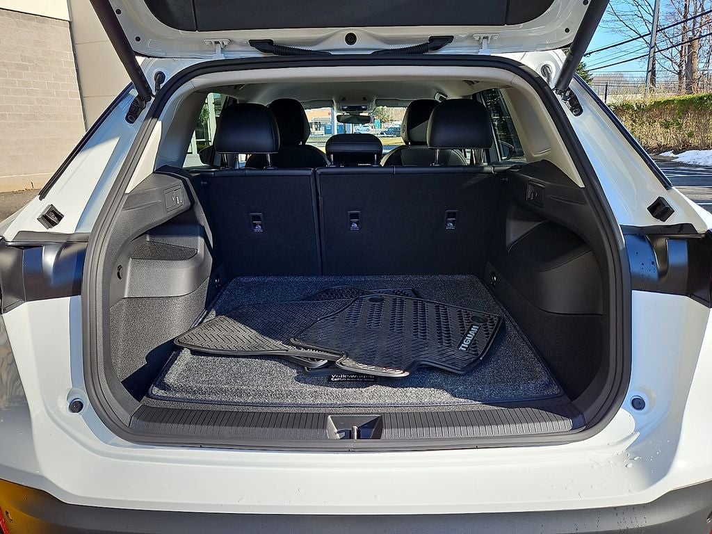 2025 Volkswagen Tiguan 2.0T SE