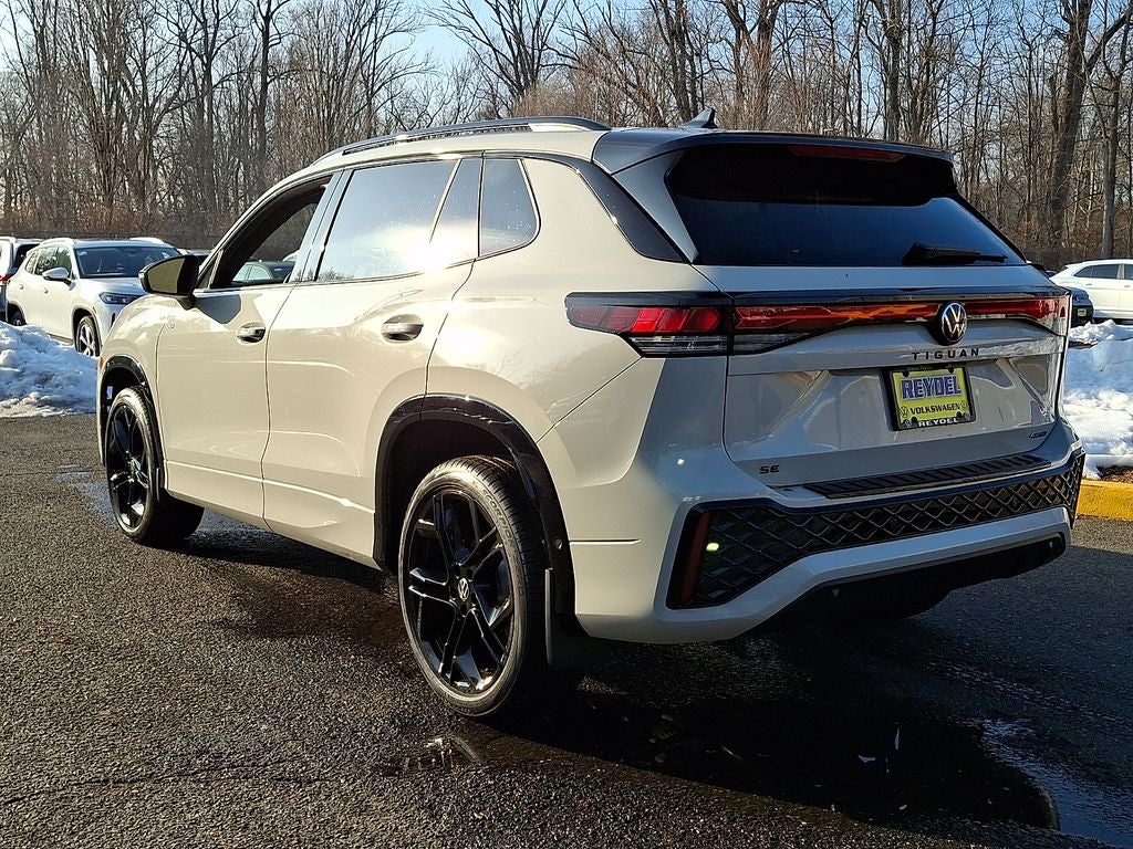 2026 Volkswagen Tiguan 2.0T SE R-Line Black