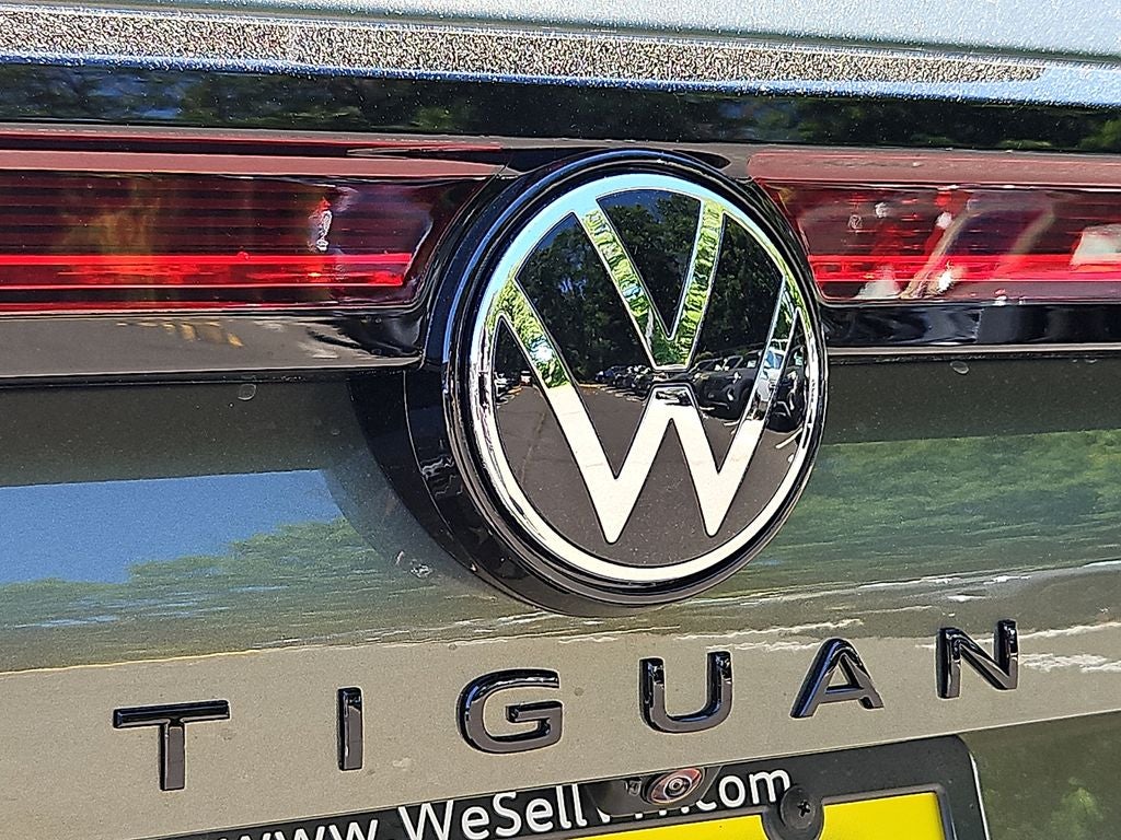 2026 Volkswagen Tiguan 2.0T SE R-Line Black