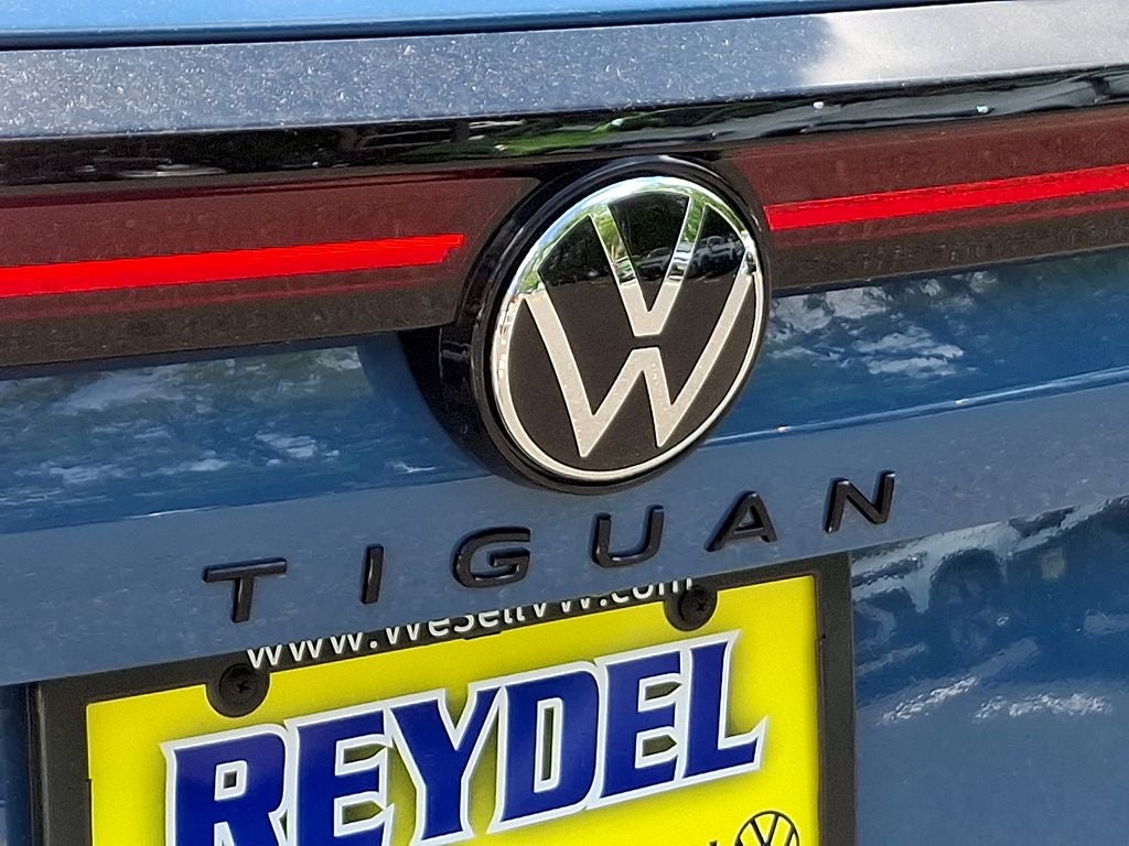 2026 Volkswagen Tiguan 2.0T SE R-Line Black