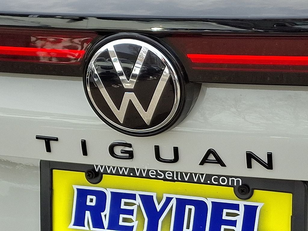 2026 Volkswagen Tiguan 2.0T SE R-Line Black