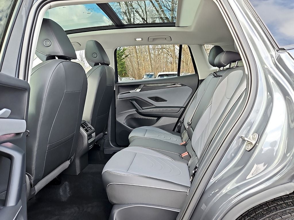 2025 Volkswagen Tiguan 2.0T SE