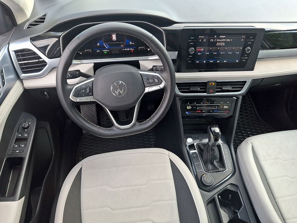 2025 Volkswagen Taos 1.5T SE