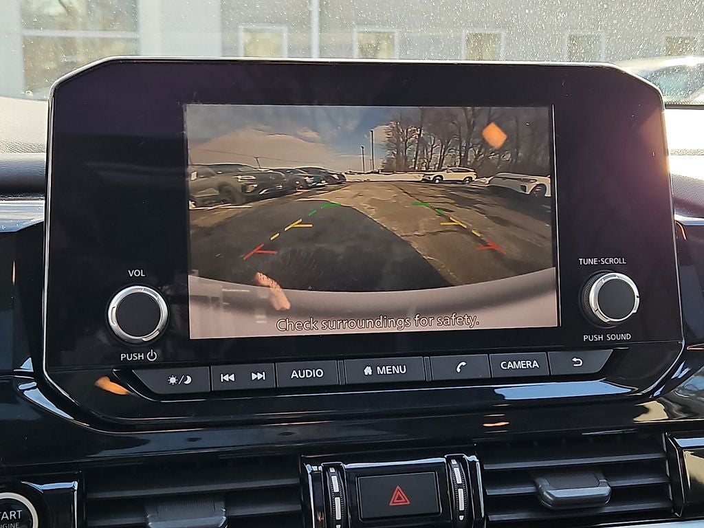 2022 Nissan Pathfinder SV