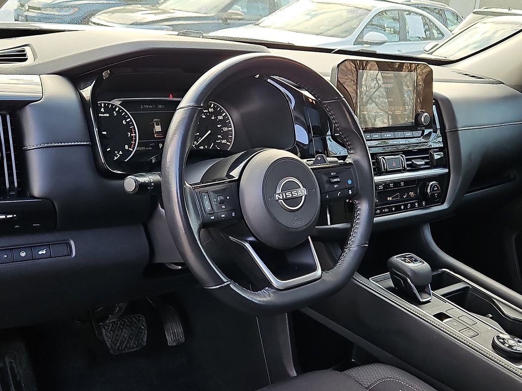 2022 Nissan Pathfinder SV