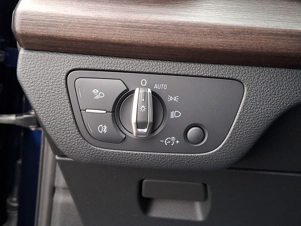 2023 Audi Q5 40 Premium quattro