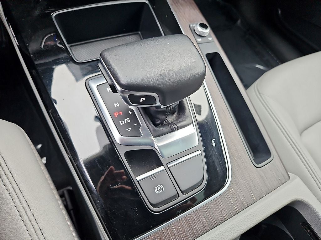 2022 Audi Q5 40 Premium quattro