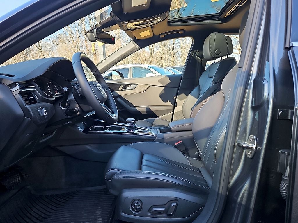 2024 Audi A4 45 S line Premium quattro