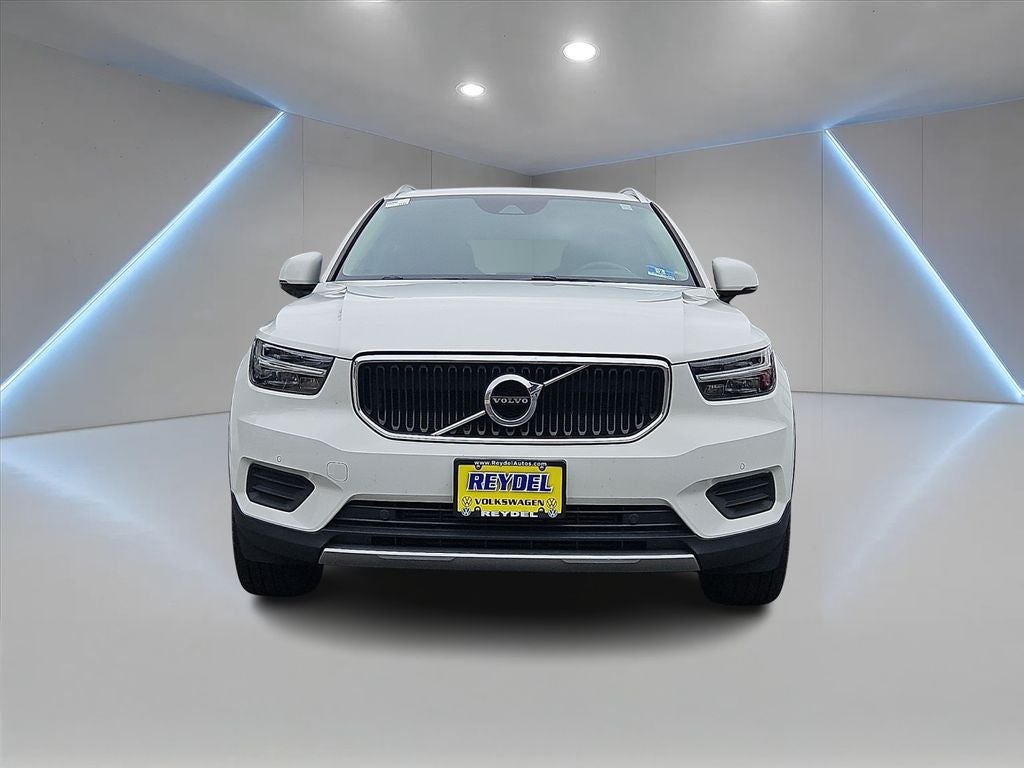 2020 Volvo XC40 Momentum