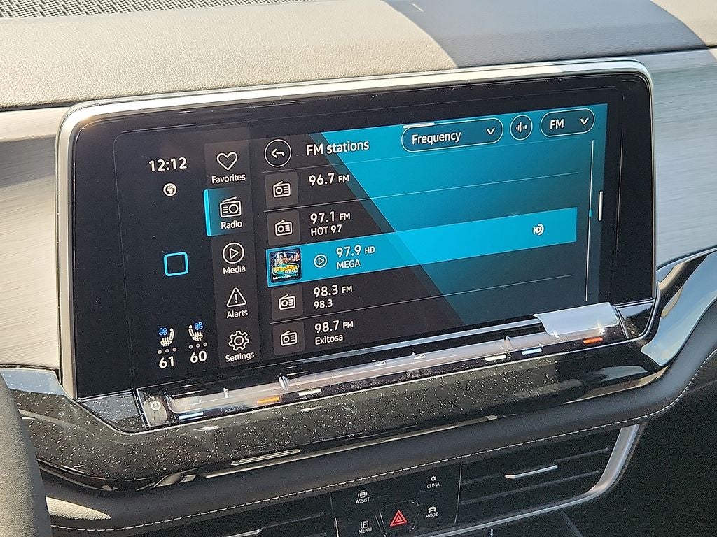 2026 Volkswagen Atlas Cross Sport 2.0T SE w/Technology