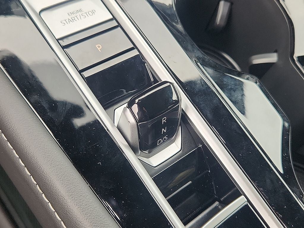 2025 Volkswagen Atlas Cross Sport SE w/Tech - Photo 12