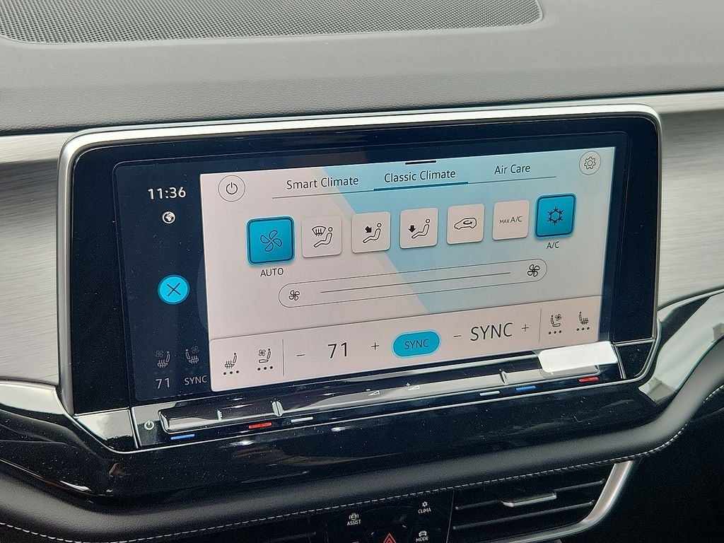 2025 Volkswagen Atlas Cross Sport SE w/Tech - Photo 13