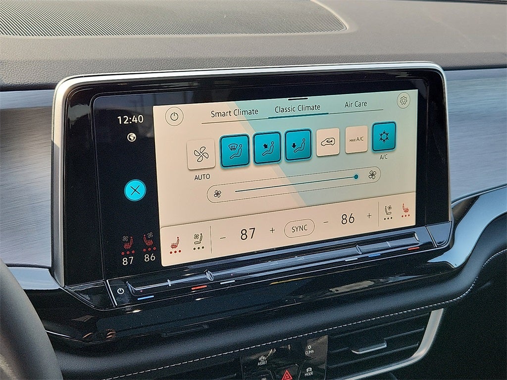 2026 Volkswagen Atlas Cross Sport 2.0T SE w/Technology