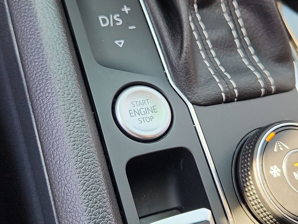 2023 Volkswagen Atlas 3.6L V6 SEL R-Line