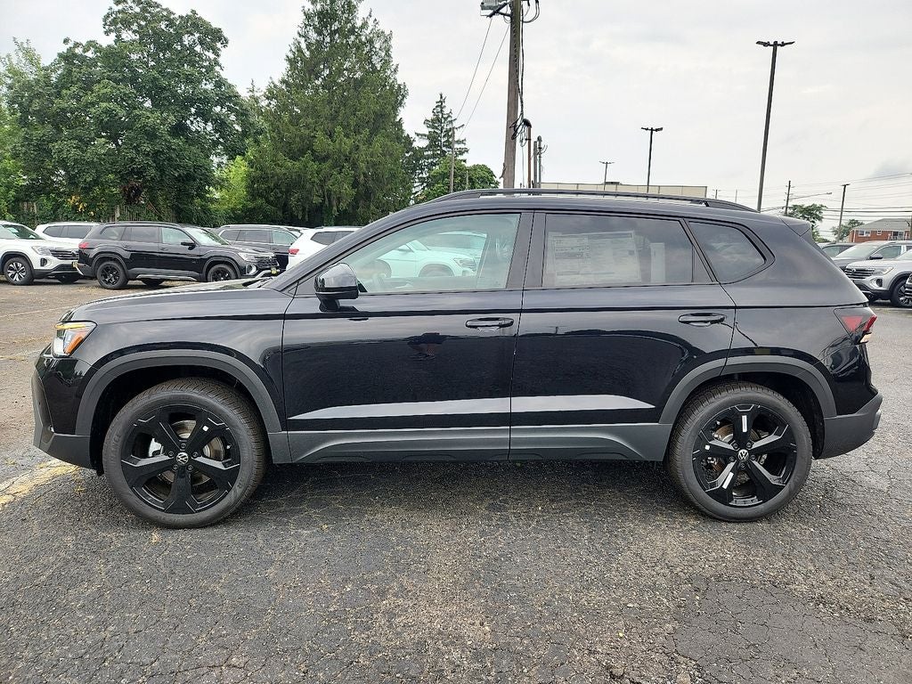 2026 Volkswagen Taos 1.5T SE Black