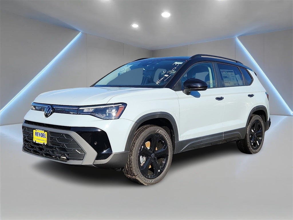 2026 Volkswagen Taos SE Black