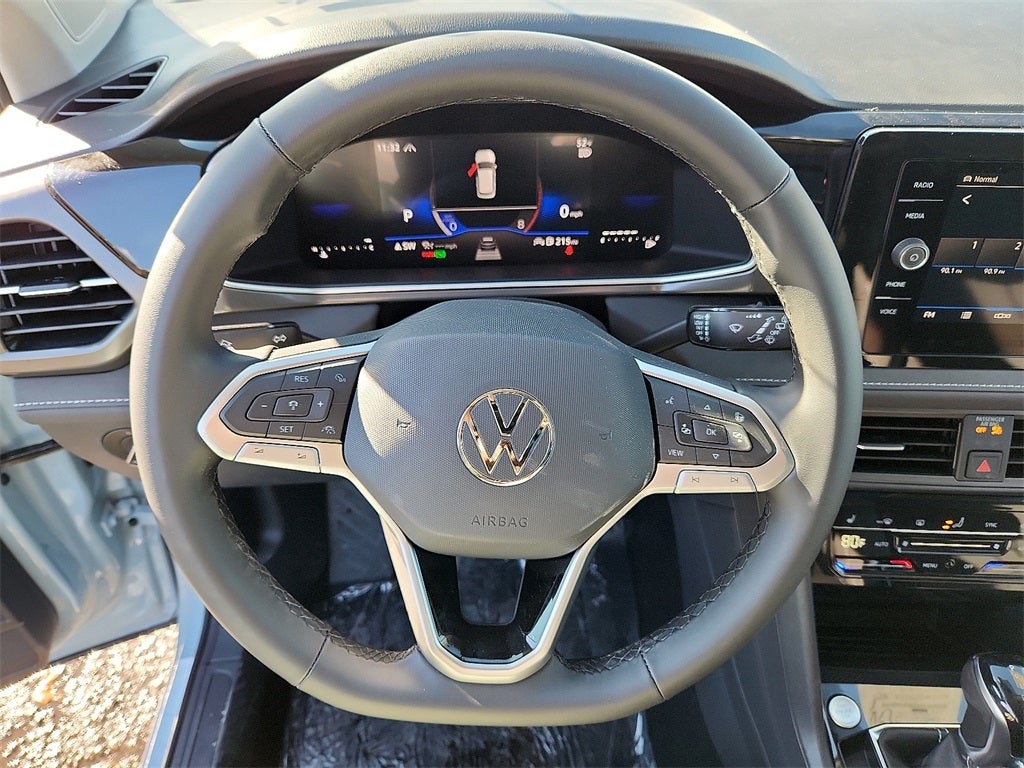 2026 Volkswagen Taos 1.5T SE Black