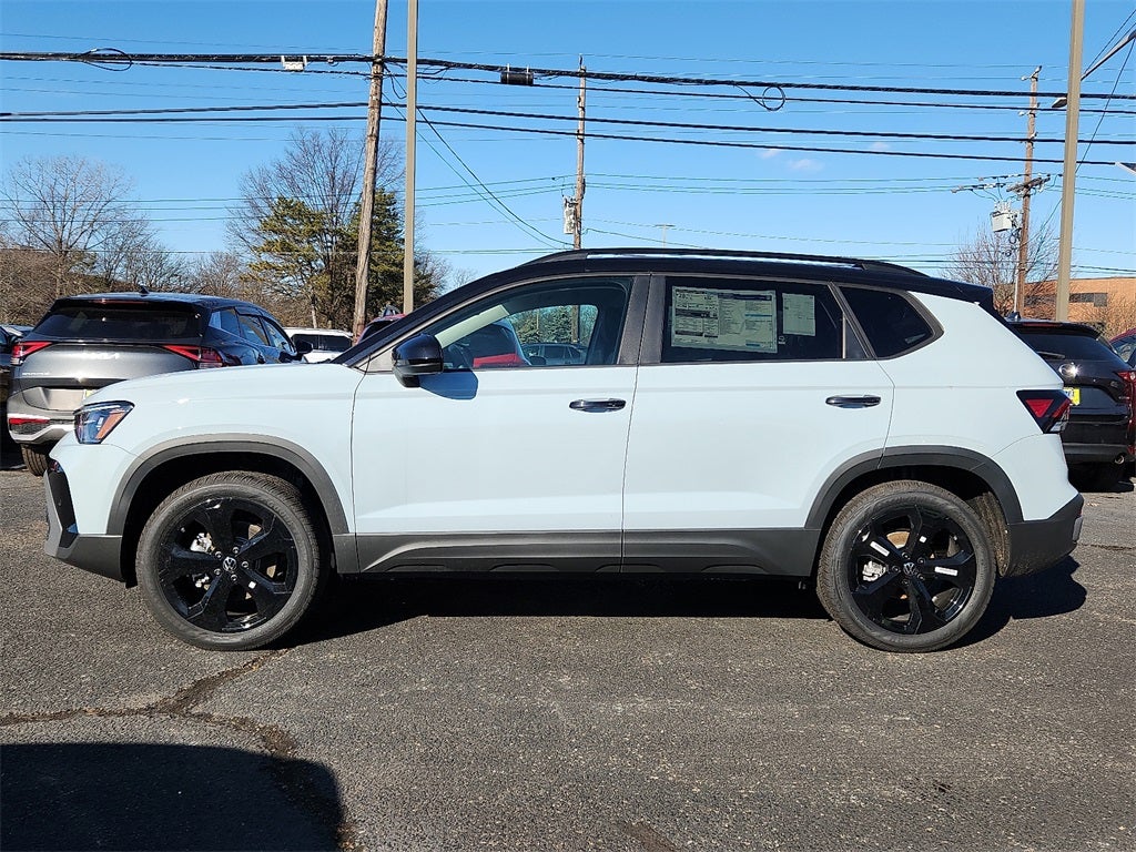 2026 Volkswagen Taos 1.5T SE Black