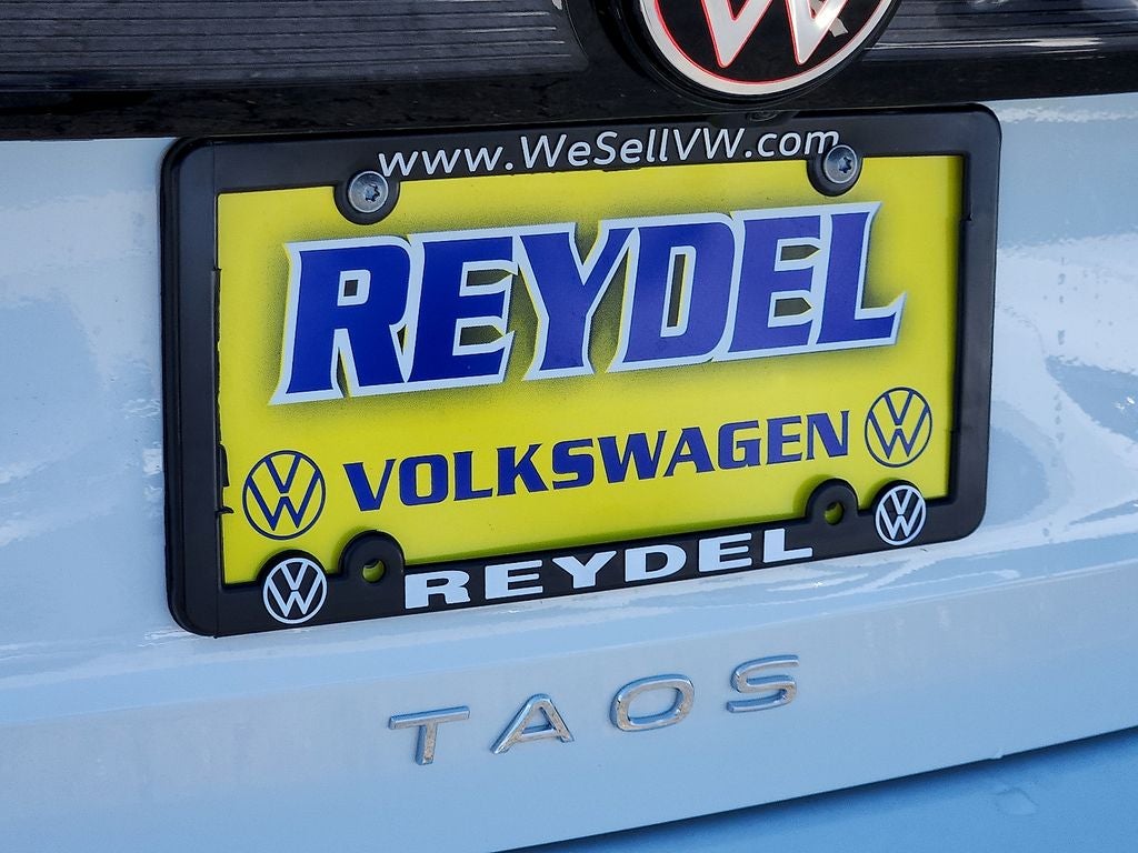 2026 Volkswagen Taos 1.5T SE Black