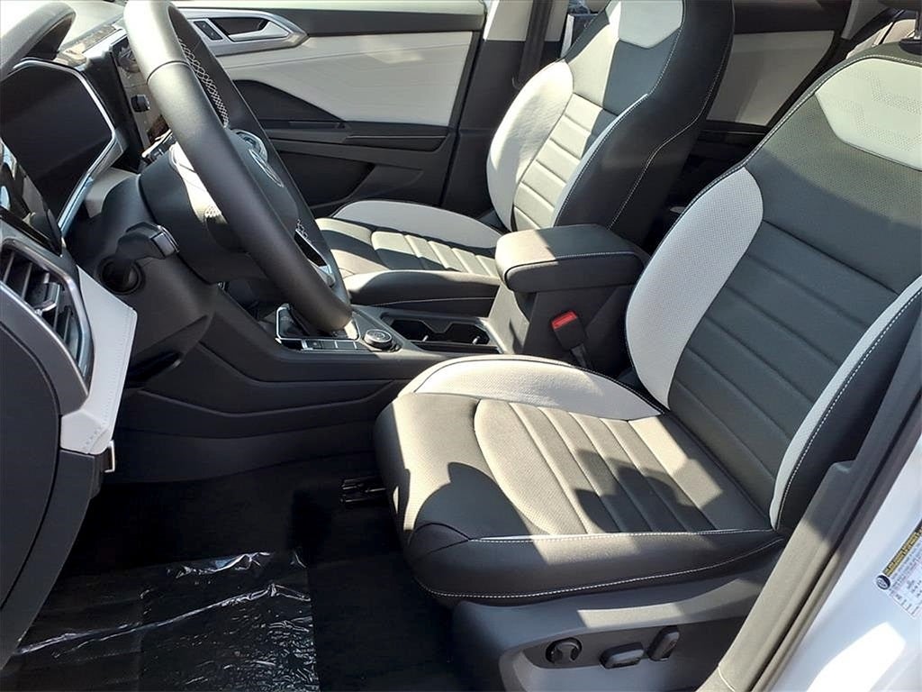 2025 Volkswagen Taos 1.5T SEL