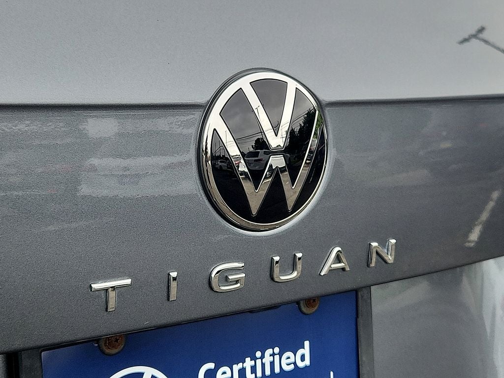 2023 Volkswagen Tiguan 2.0T SE R-Line Black