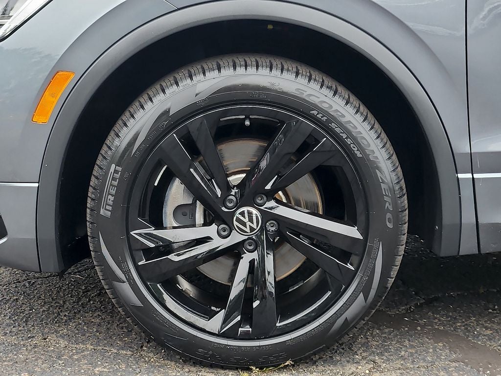 2023 Volkswagen Tiguan 2.0T SE R-Line Black