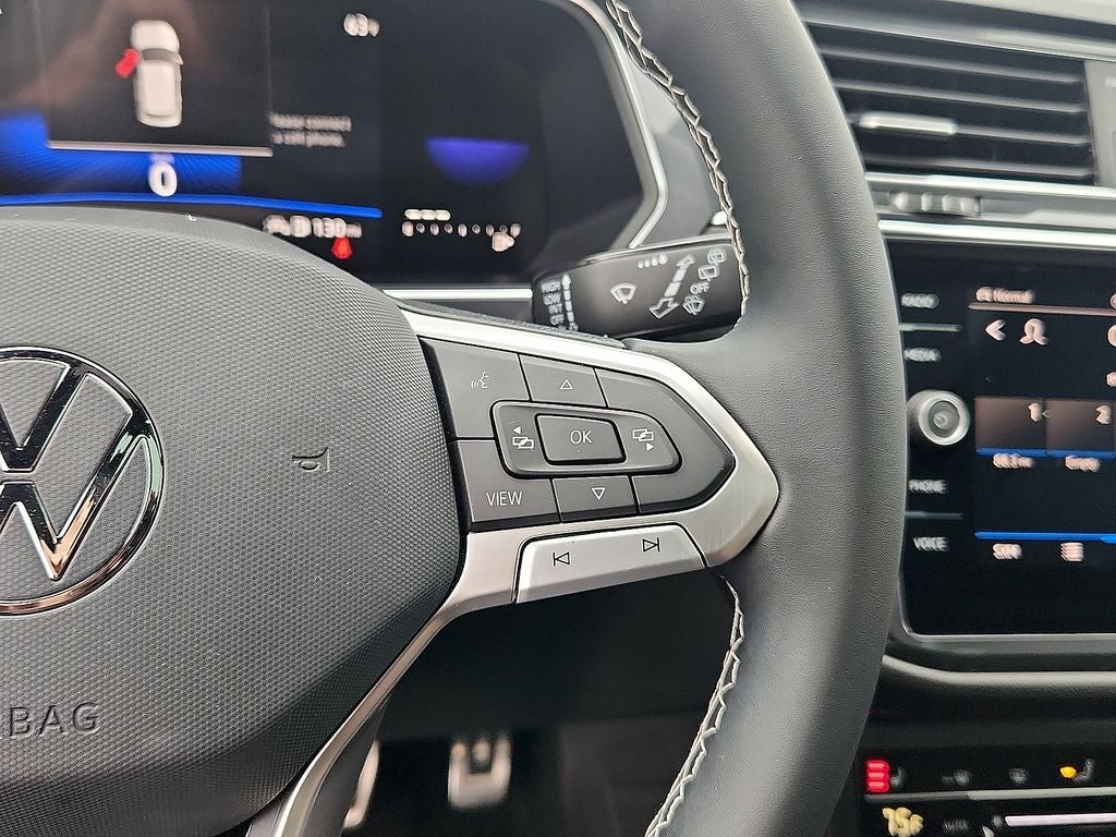 2023 Volkswagen Tiguan 2.0T SE R-Line Black
