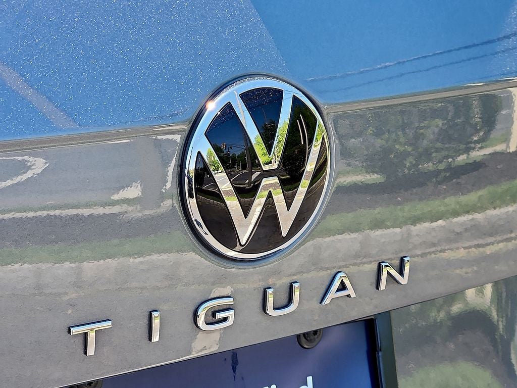 2024 Volkswagen Tiguan 2.0T SE R-Line Black