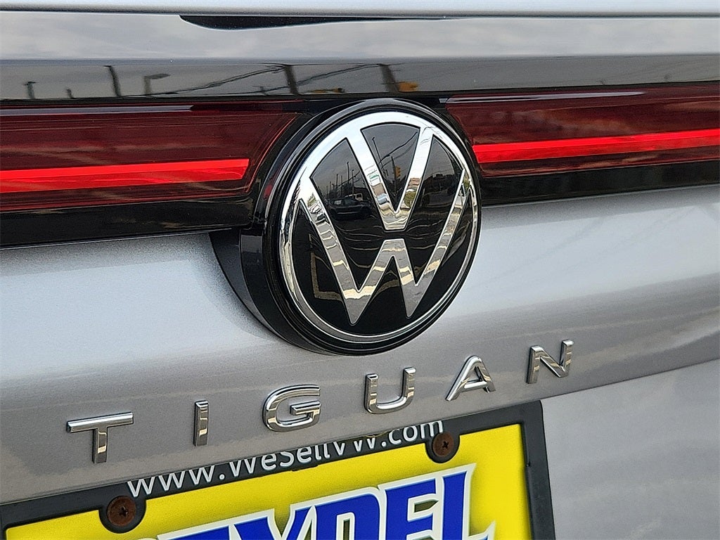 2025 Volkswagen Tiguan 2.0T SE