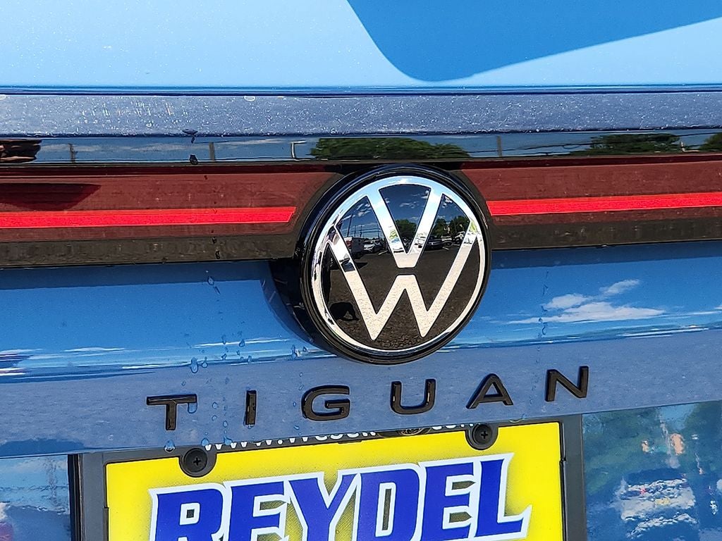 2026 Volkswagen Tiguan 2.0T SE R-Line Black