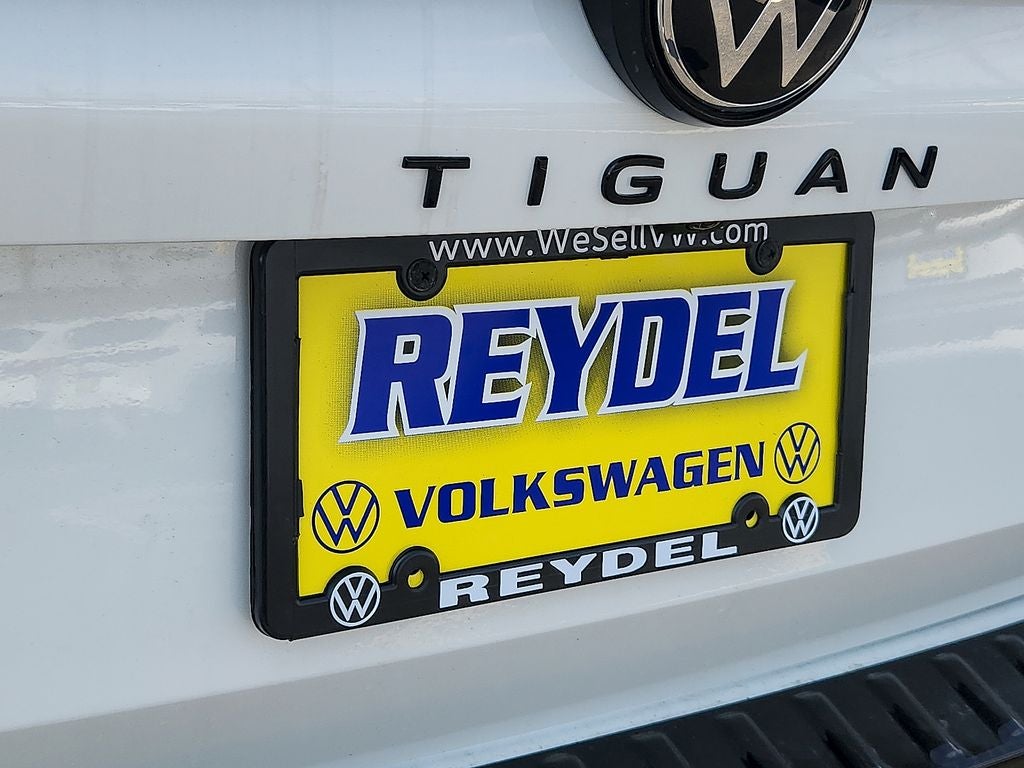 2026 Volkswagen Tiguan 2.0T SE R-Line Black