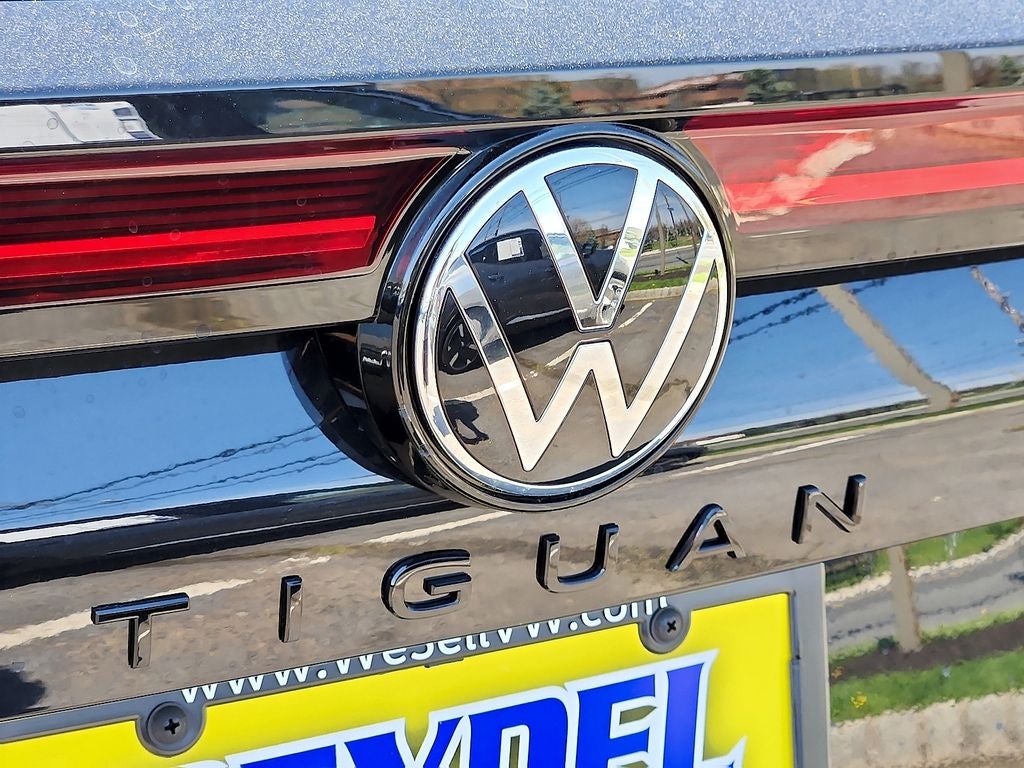 2026 Volkswagen Tiguan 2.0T SE R-Line Black
