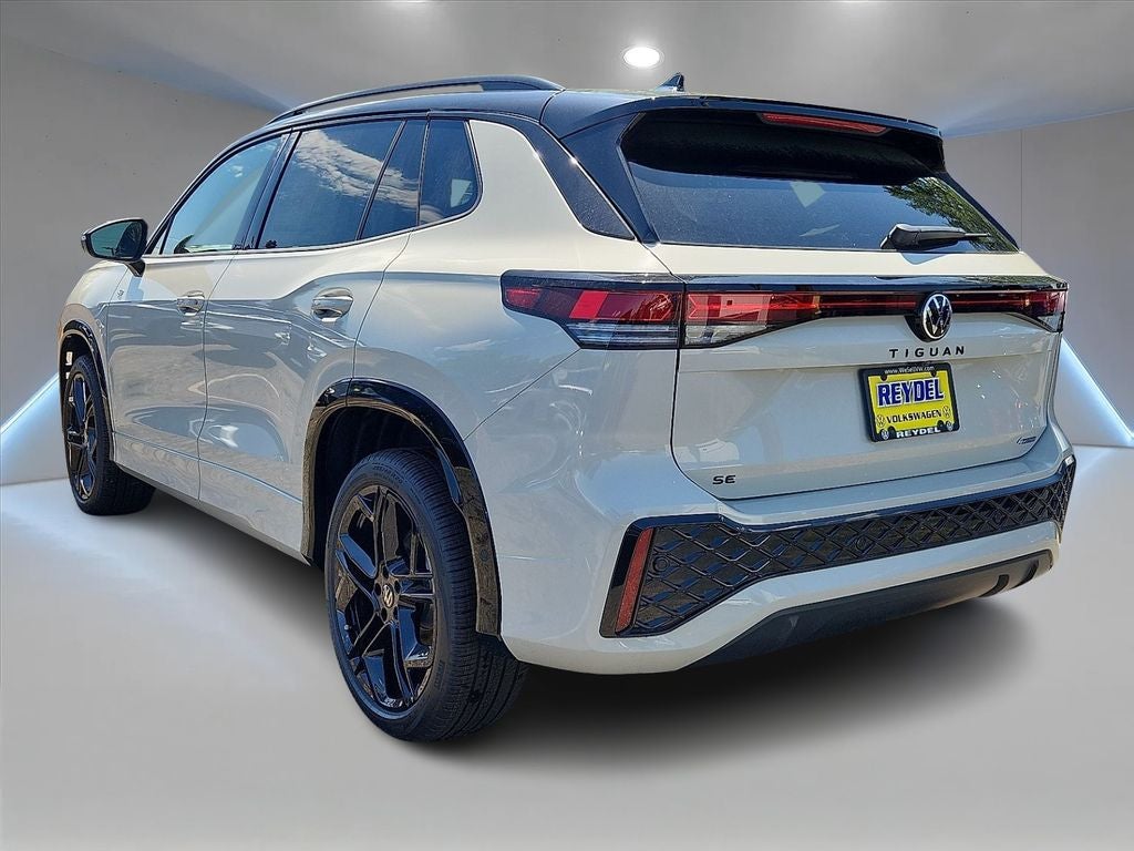 2026 Volkswagen Tiguan 2.0T SE R-Line Black