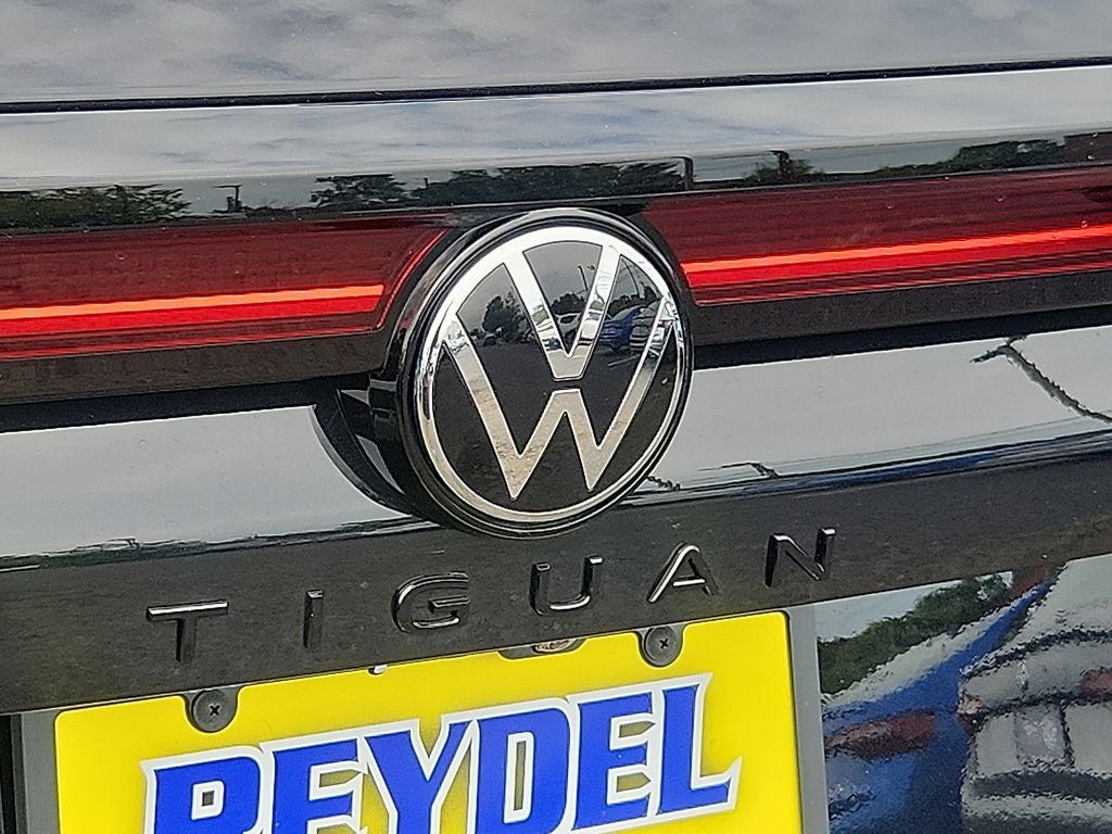 2026 Volkswagen Tiguan SE R-Line Black