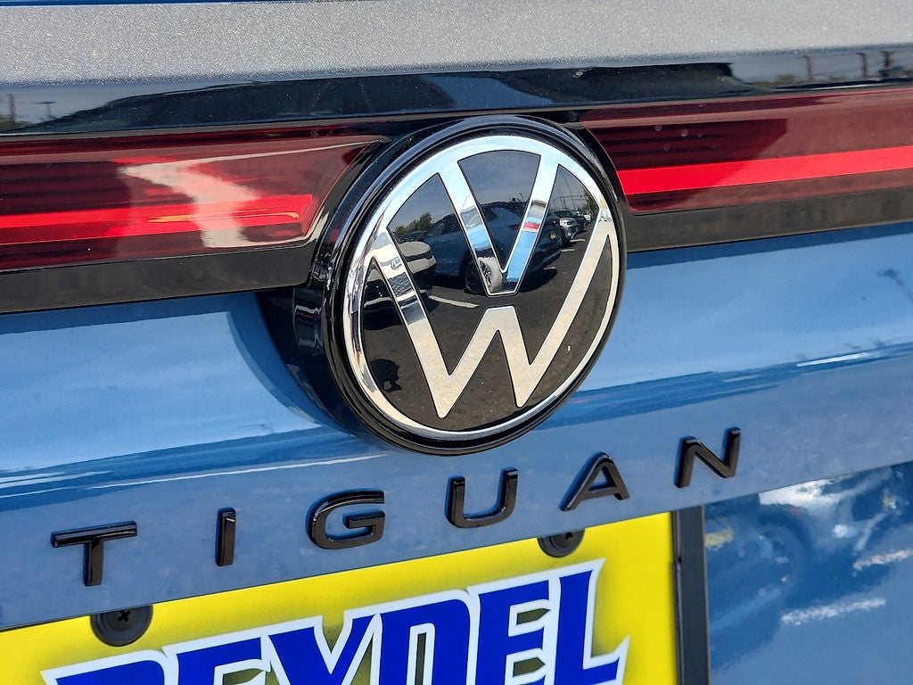 2026 Volkswagen Tiguan 2.0T SE R-Line Black