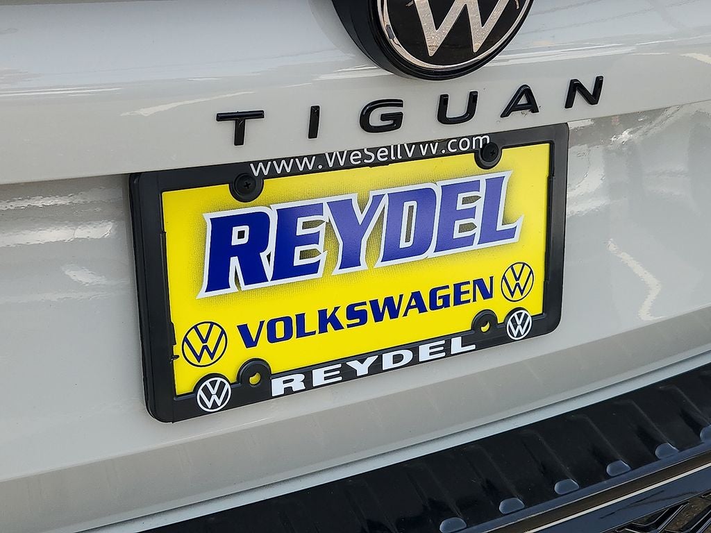 2026 Volkswagen Tiguan 2.0T SE R-Line Black