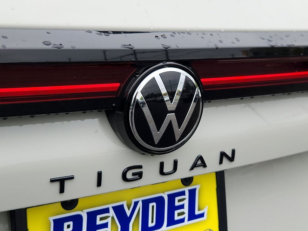 2026 Volkswagen Tiguan 2.0T SE R-Line Black