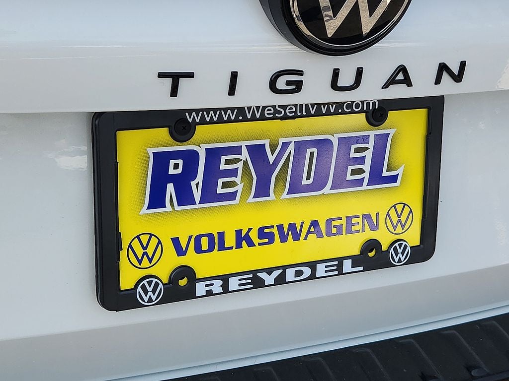 2026 Volkswagen Tiguan 2.0T SE R-Line Black