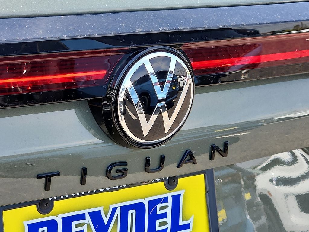 2026 Volkswagen Tiguan 2.0T SE R-Line Black