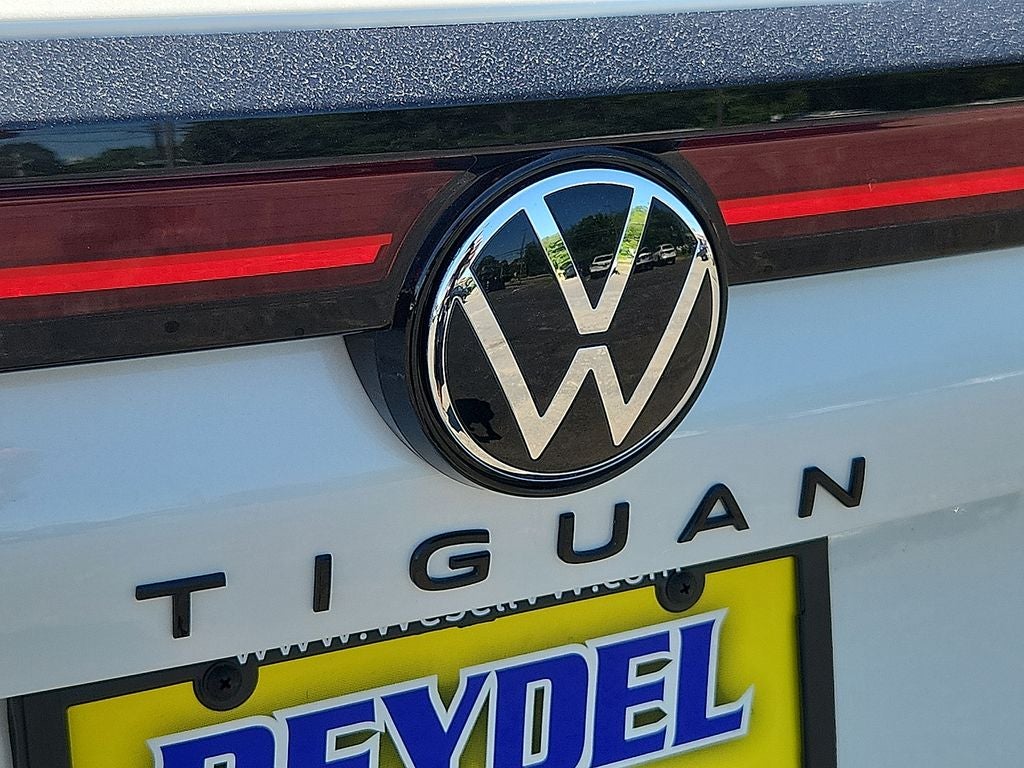 2026 Volkswagen Tiguan 2.0T SE R-Line Black